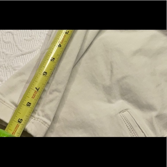 Tommy Bahama Light Tan Shorts. Size 36. Men’s. - Picture 9 of 9